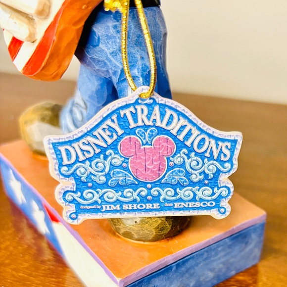 Disney Showcase Collection Mickey Mouse “American Anthem” Patriotic Figurine - Picture 3 of 7